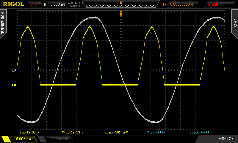 Oscilloscope trace showing the voltage from ground to the electrolytic capacitor's negative lead